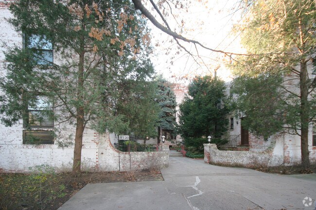 Building Photo 11/26/06 - 143-20 37th Ave