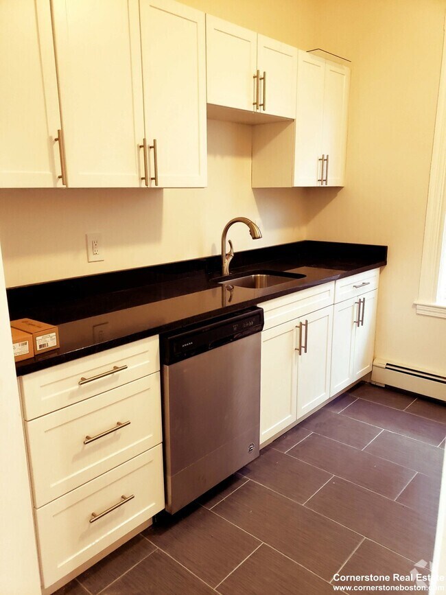Building Photo - 103 Calumet St Unit 2 Rental