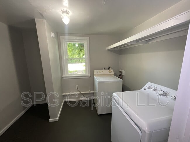 Photo - 715 Vander Ave
