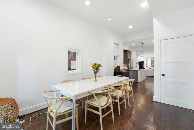 Photo - 1841 Monroe St NW Unit 2