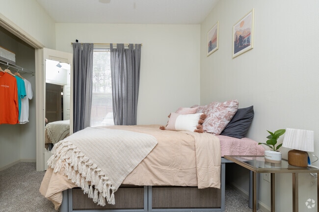 4BR, 4BA - 1,442SF - Bedroom - Clemson Edge