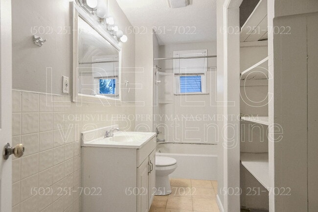 Photo - 1747 E Oak St Unit 1