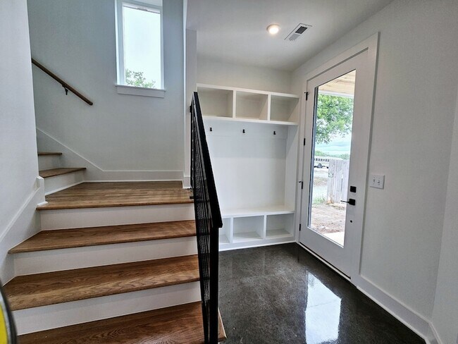 Photo - 522 Cliff Cir