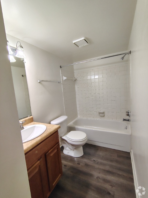 Building Photo - 600 Reusens Rd Rental