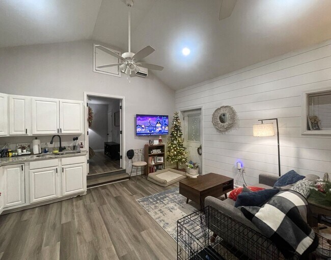 Building Photo - PRE-LEASING FOR JULY 2026!