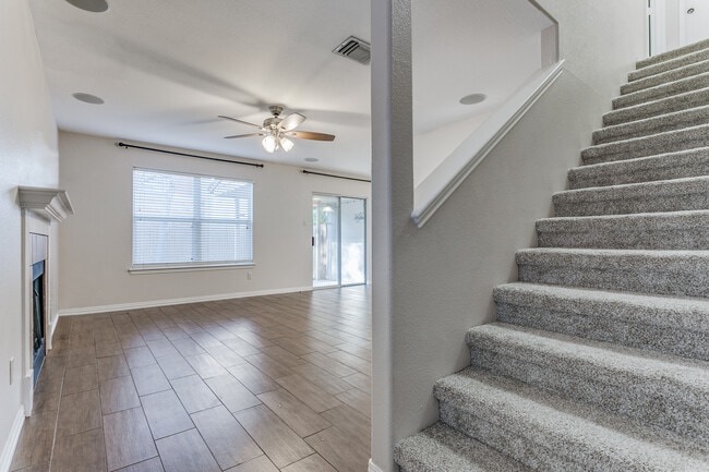 Photo - 8107 Rustic Park