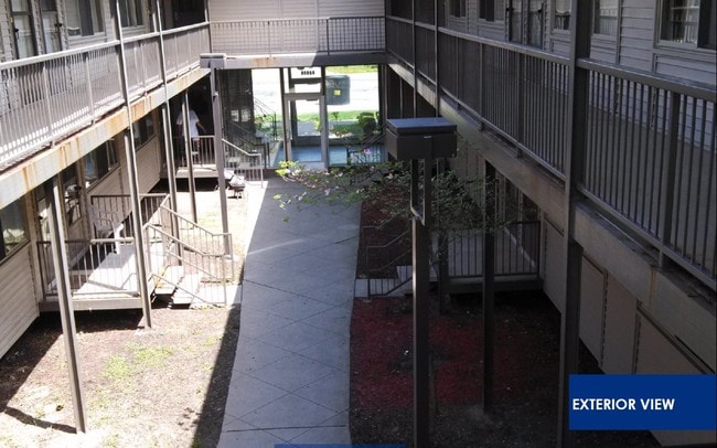 Photo - Redford Manor North