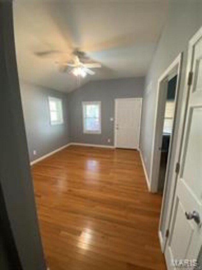 Photo - Nice two bedroom one bathroom, large front...