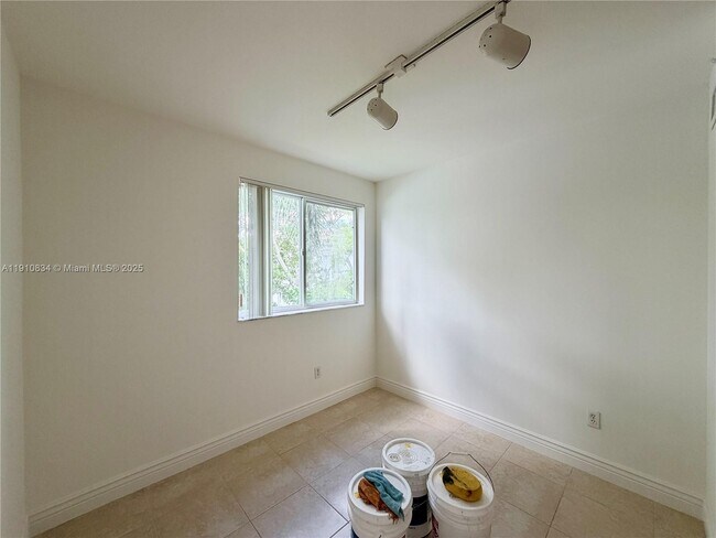 Photo - 2600 S University Dr Unidad 318