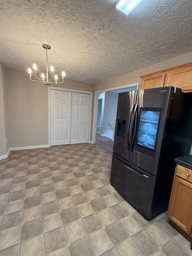 Photo - 4 Bedroom 3 Bath Specious Home