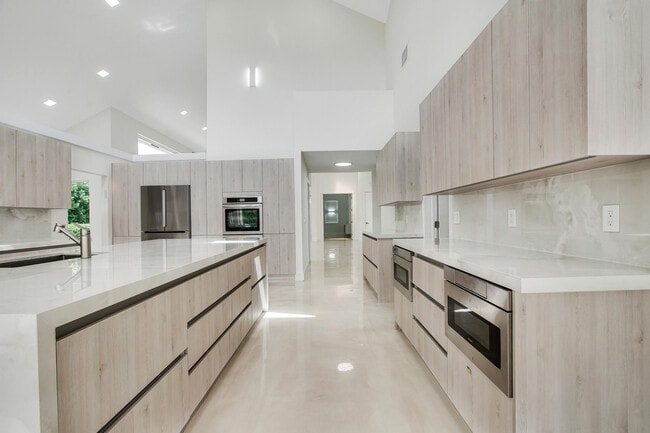 Photo - 7351 Valencia Dr House