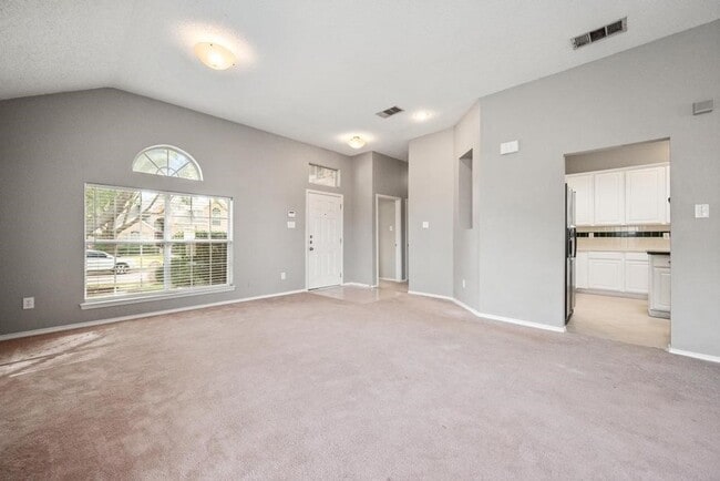 Photo - 7700 Glenoaks Dr