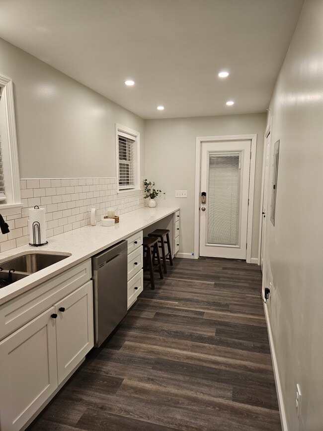 Kitchen - 58 Lafountain St Apartments Unit 58