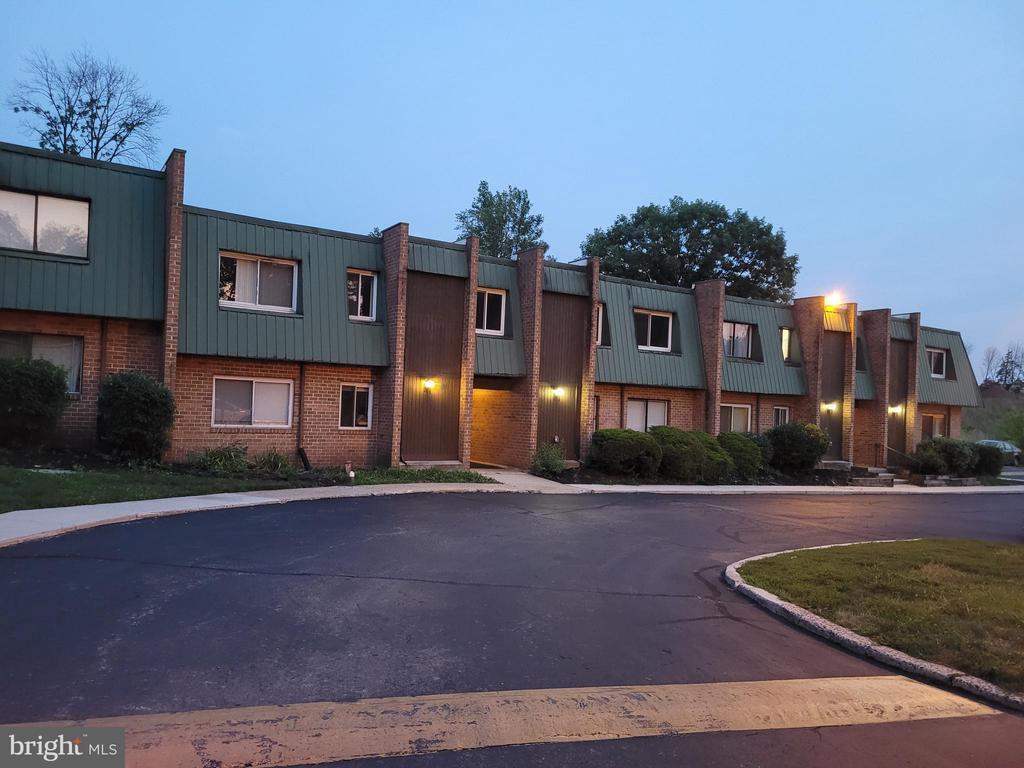 Photo - 1605 Meadowview Ln Unit 1605