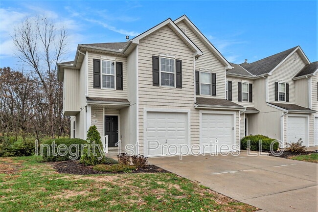 Building Photo - 8880 N Helena Ave Unit 8886