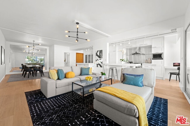 Building Photo - 838 N Doheny Dr Unit 1105