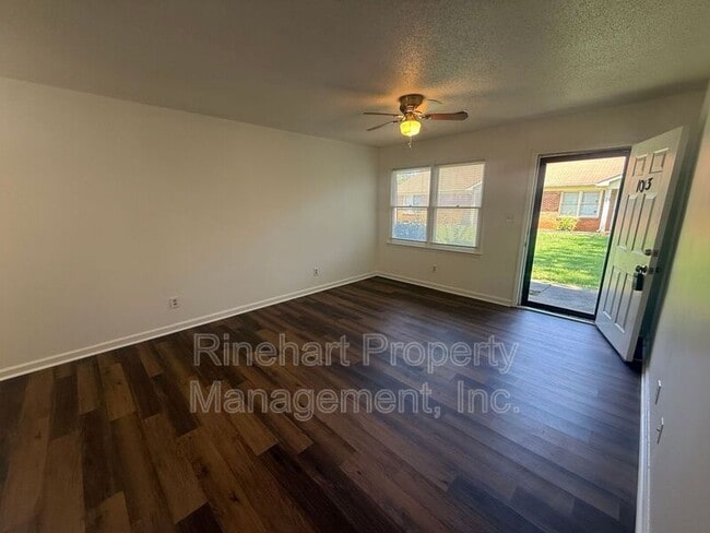 Photo - 1100 Chandler Dr