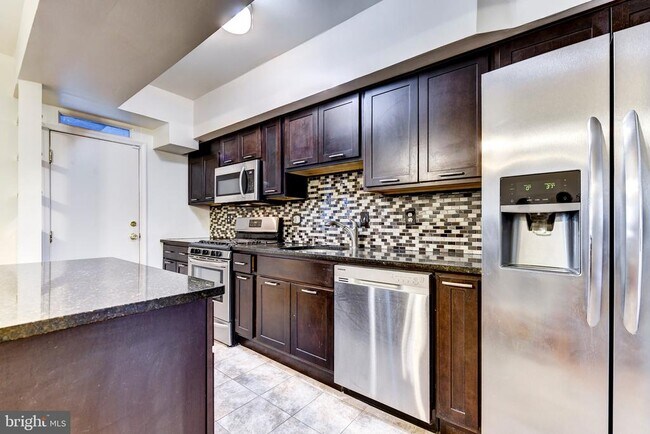 Photo - 1125 West Virginia Ave NE