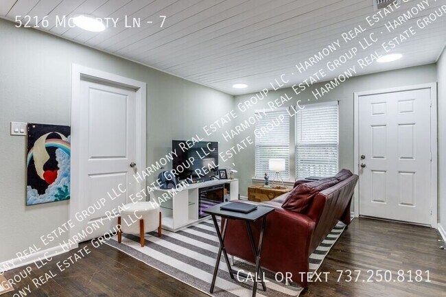 5216 McCarty Ln Unit 7