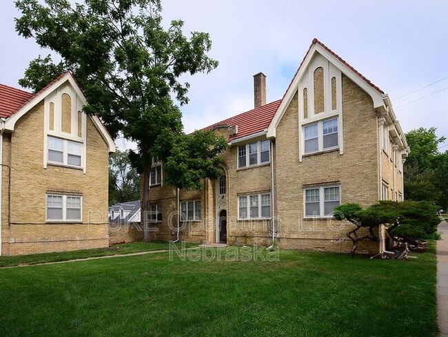 Photo - 406 N 49th St