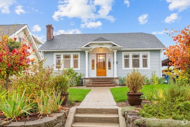 Building Photo - Adorable AIR CONDITIONED West Seattle 1920... Rental