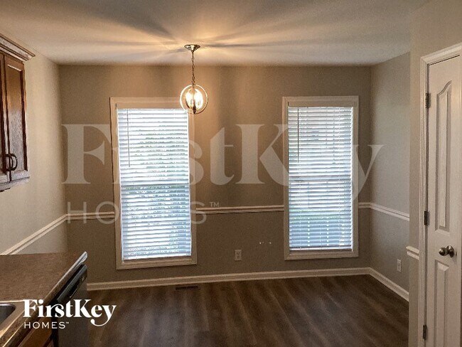 644 Foxfield Dr