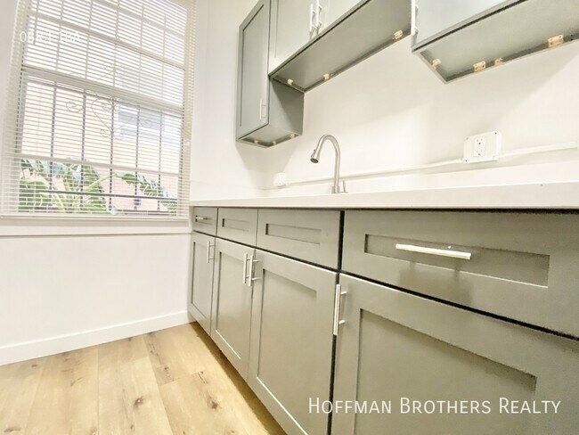 Photo - 960 S Oxford Ave Unit 103