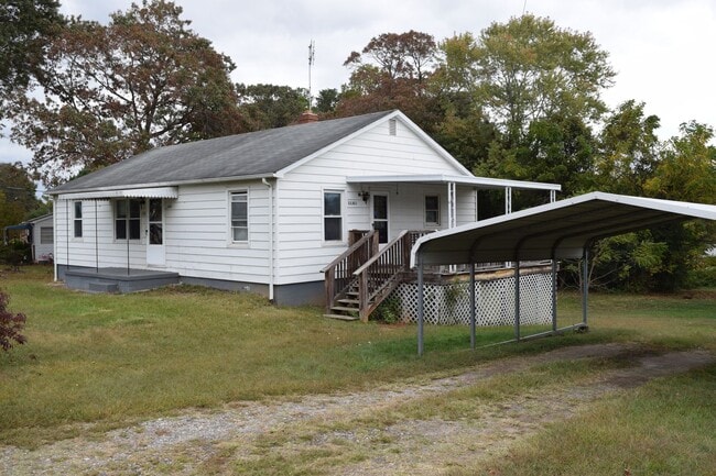 Photo - Charming 3-Bedroom Home in Hickory – $1,450/mo