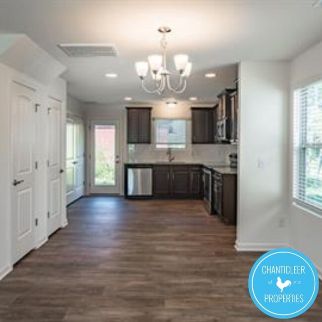 Photo - 533 Hobkirks Pl