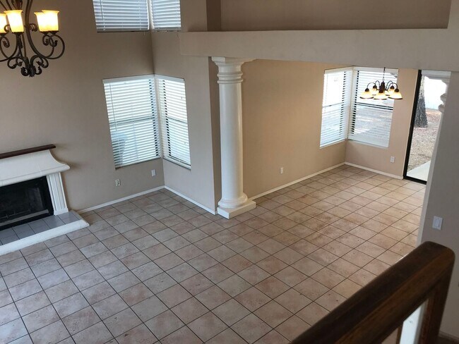 3329 E Wescott Dr