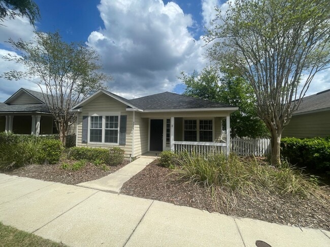 Building Photo - 3/2 Home in Walnut Creek with Vaulted Ceilings and Updated Finishes