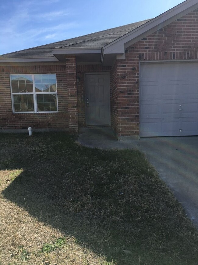 Building Photo - 6208 Temora Loop Unit A