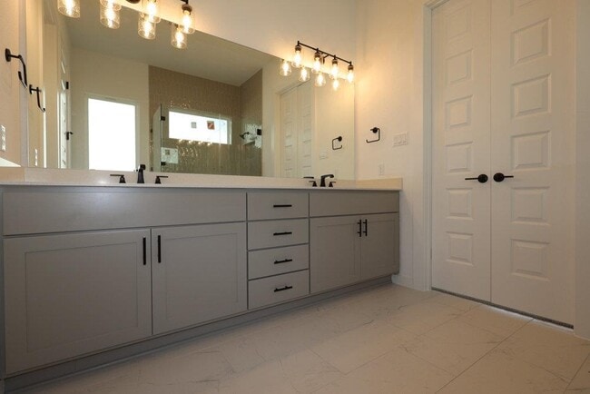 2728 Cressman Cv
