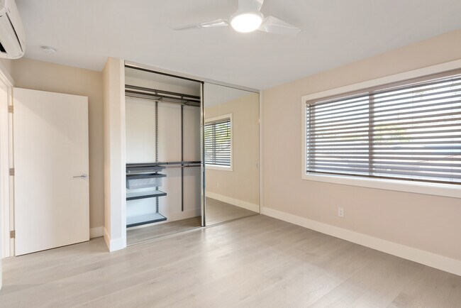 Photo - Thalia Beach Apartments