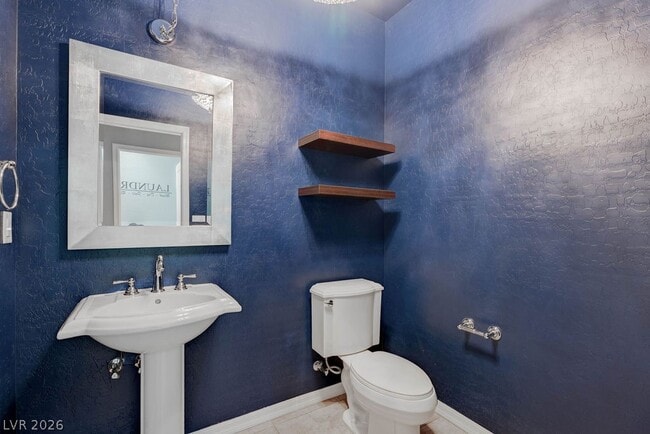 Photo - 2589 Chateau Clermont St