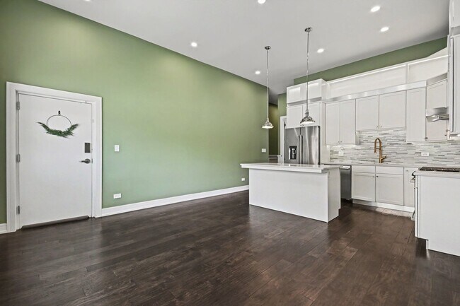 Photo - 3101 N California Ave