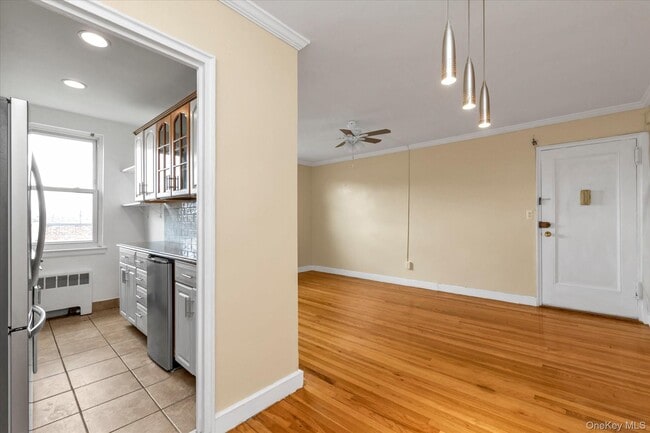 275 Maple Ave Unit D6