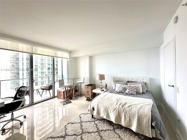 Photo - 1300 Brickell Bay Dr Unit 1205