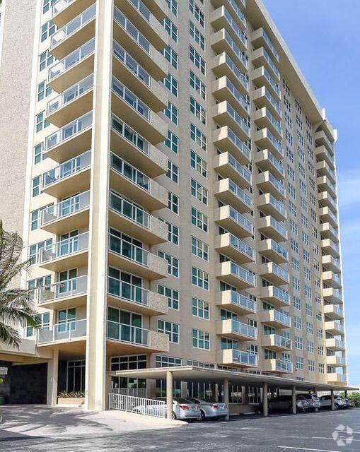 Building Photo - 5440 N Ocean Dr Unit Ph303 Rental