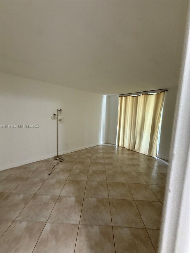 Photo - 1801 S Treasure Dr Unidad 212A