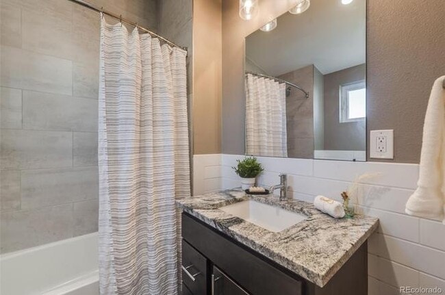 Building Photo - 3880 1/2 Sheridan Blvd Unit 3880 1/2 Sheridan Blvd.