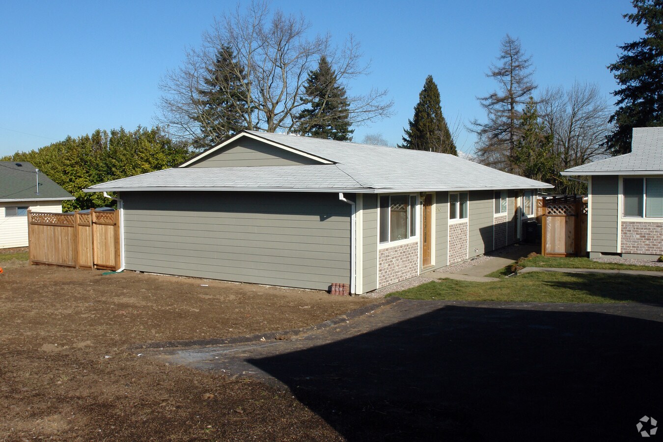 Photo - 5930-5940 NE 60th Ave