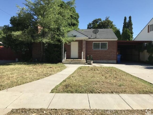 Building Photo - 1374 Maple Dr Rental