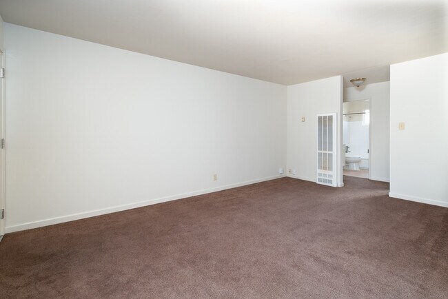 Parklane Apartments - KK01 - 107