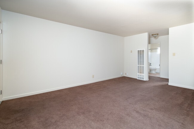 Photo - Parklane Apartments - KK01 - 103