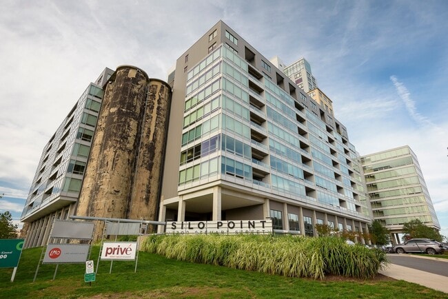 Stunning 2 Bedroom Condo ~ Silo Point - Stunning 2 Bedroom Condo ~ Silo Point