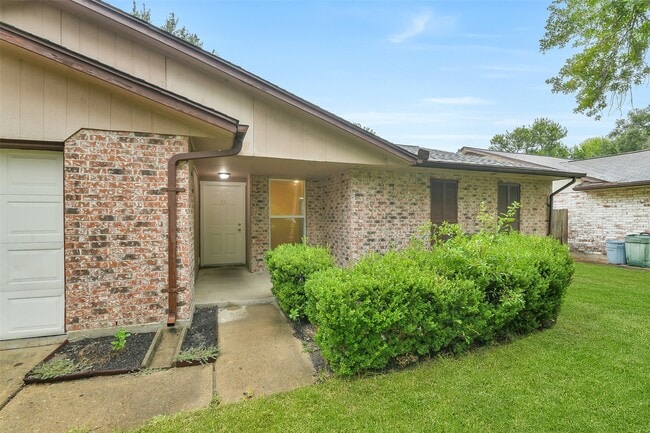 Photo - 19334 Wood Village Ln