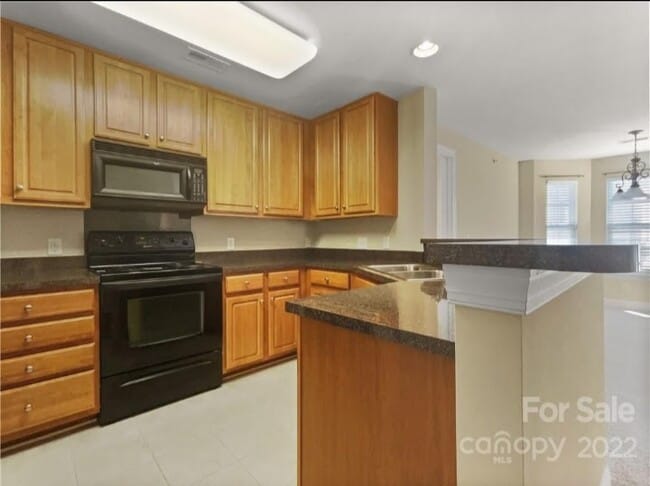 Building Photo - 6832 Park Place Dr