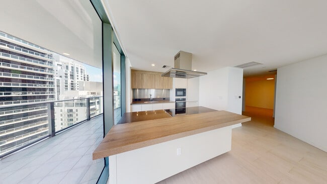 Building Photo - 1000 Brickell Plz Unit 3915