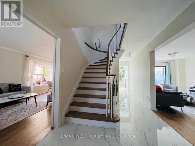 Photo - 106 O'Connor Crescent